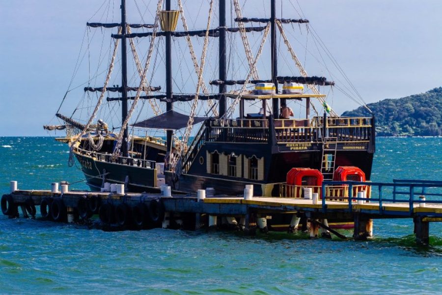 Barco Pirata Canasvieiras (Full+Anhatomirim)