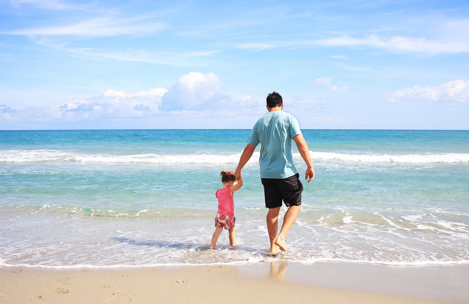 sarahbernier3140-father-pixabay